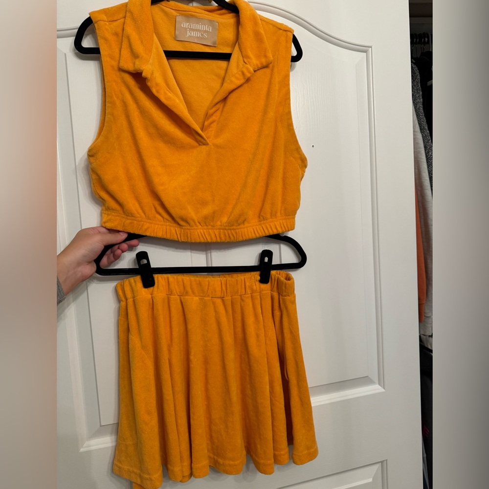 Araminta James set